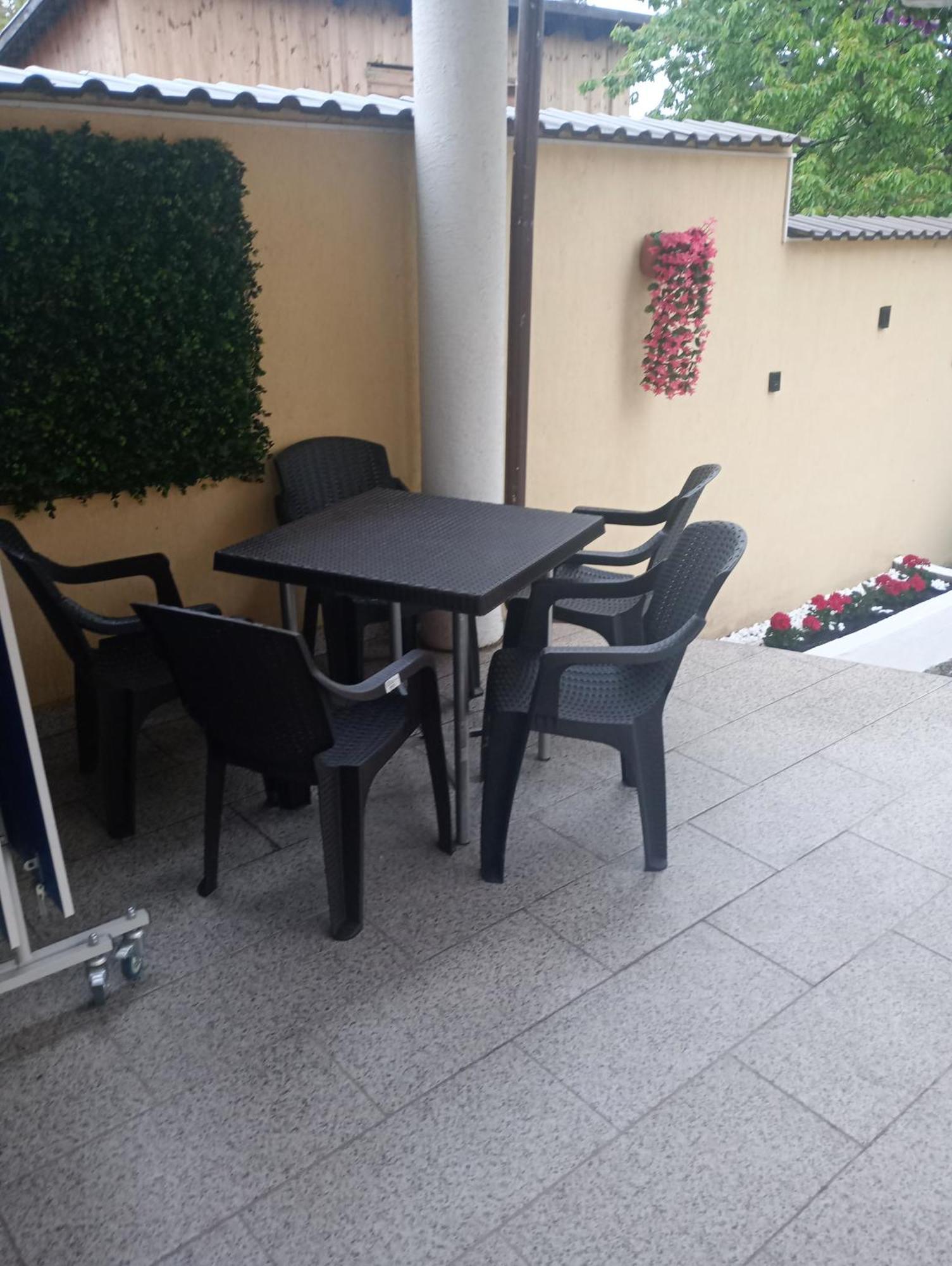 Izabella Guest House Sacele Exterior photo